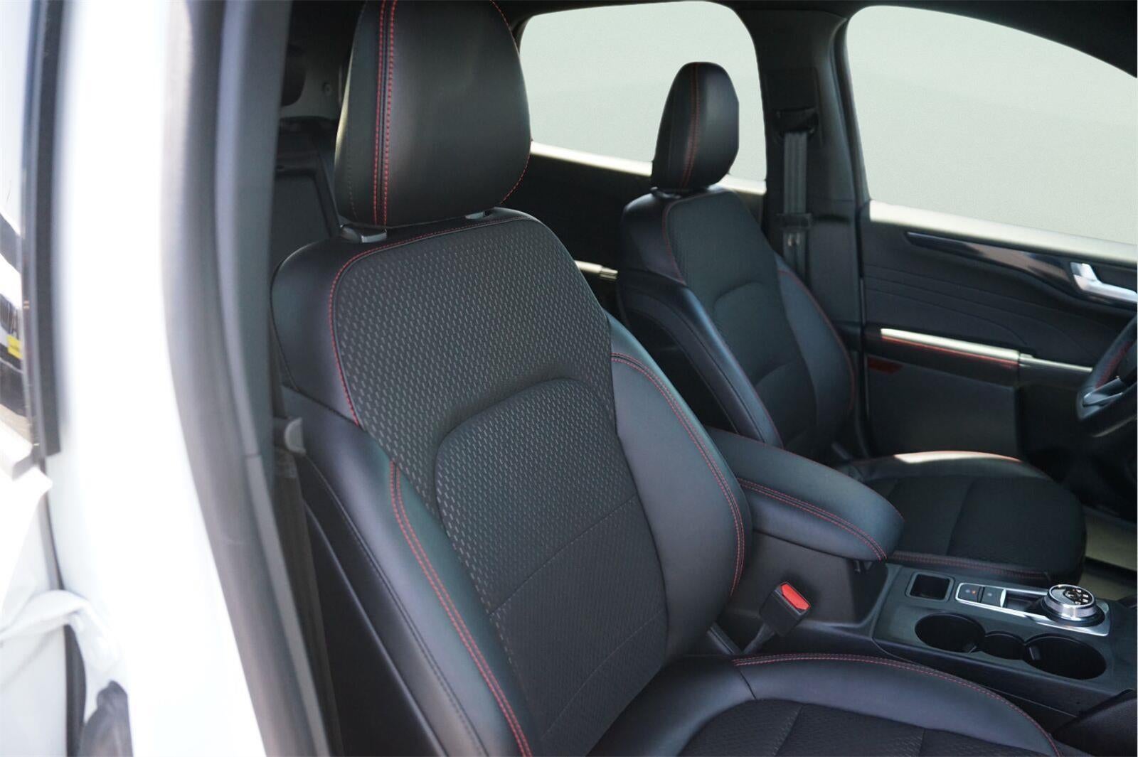 2025 Ford Escape Hybrid ST-Line