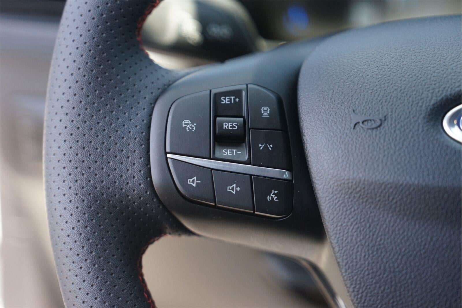 2025 Ford Escape Hybrid ST-Line