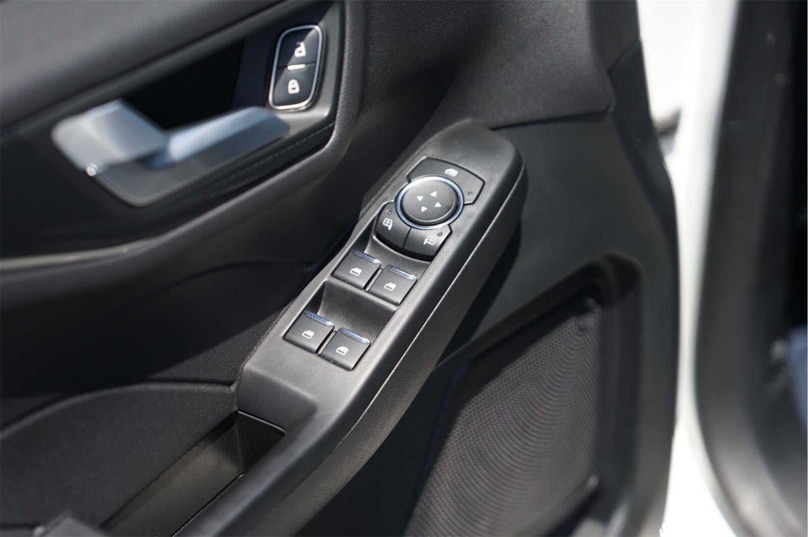 2025 Ford Escape Hybrid ST-Line