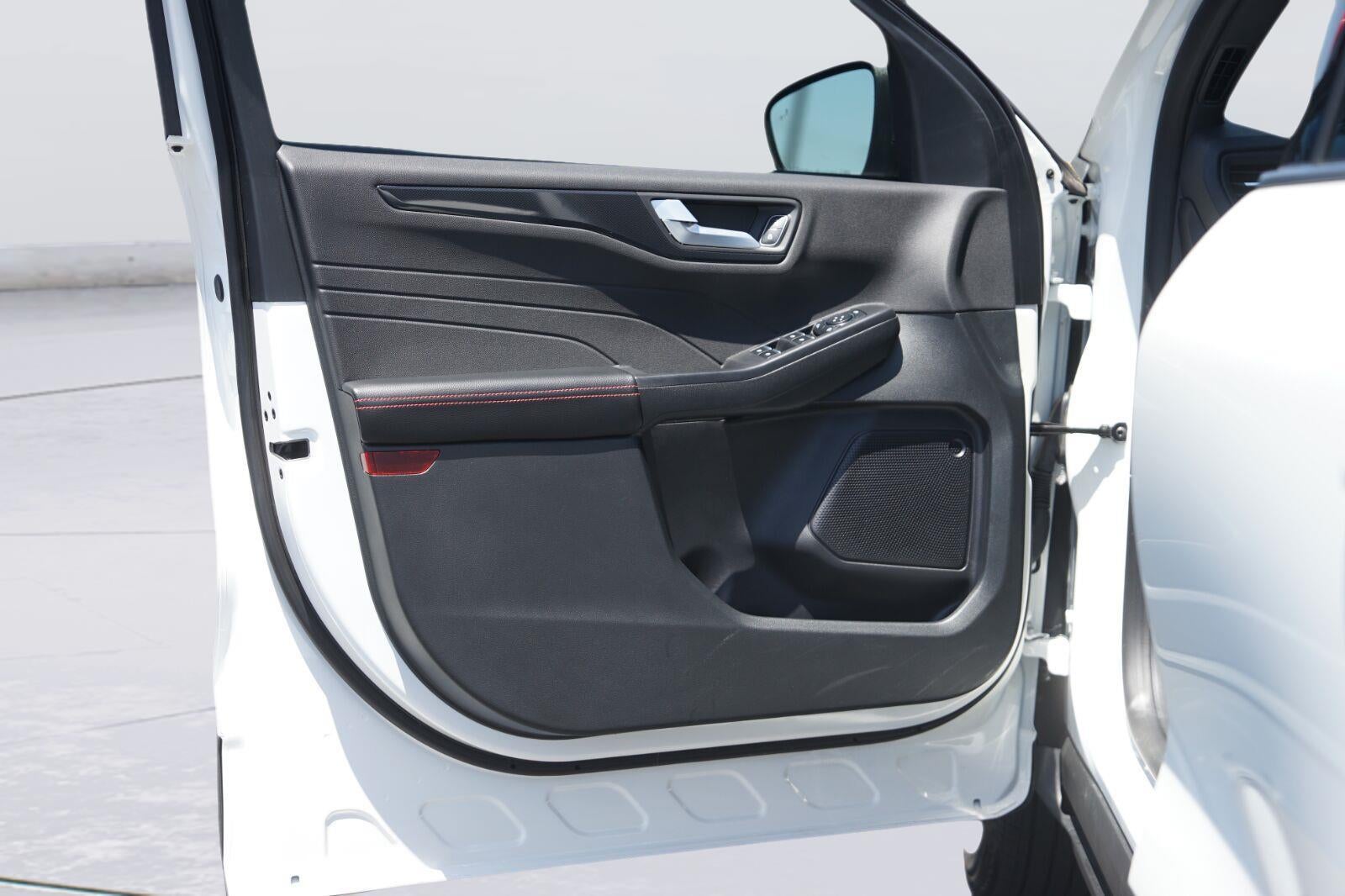 2025 Ford Escape Hybrid ST-Line