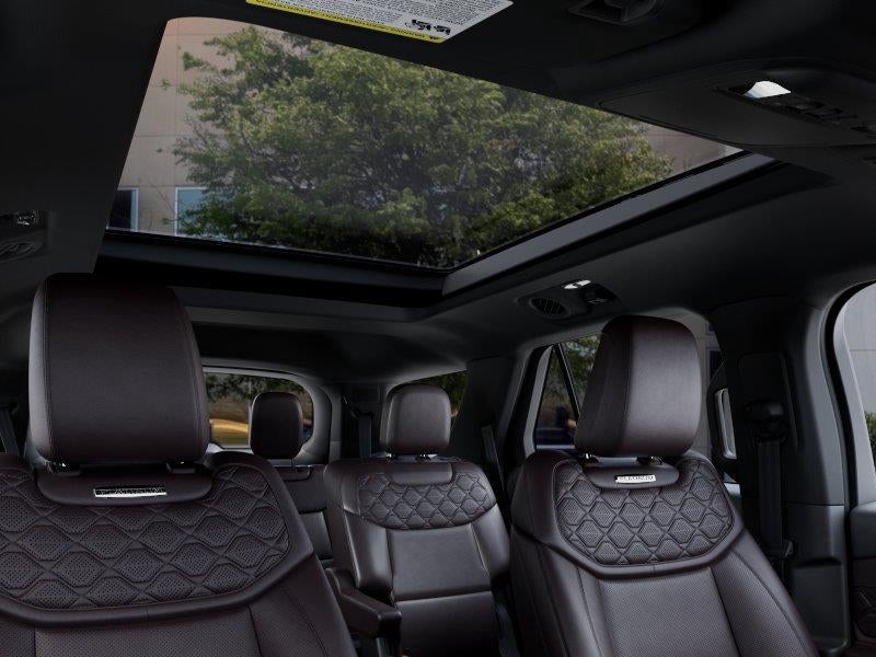 2027 Ford Explorer 4DR 4WD PLTNM