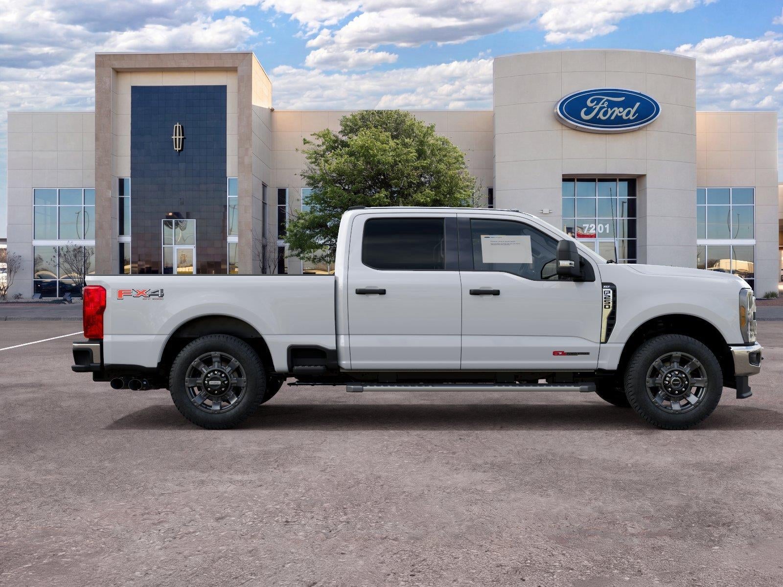 2027 Ford Super Duty F-250 SRW XLT