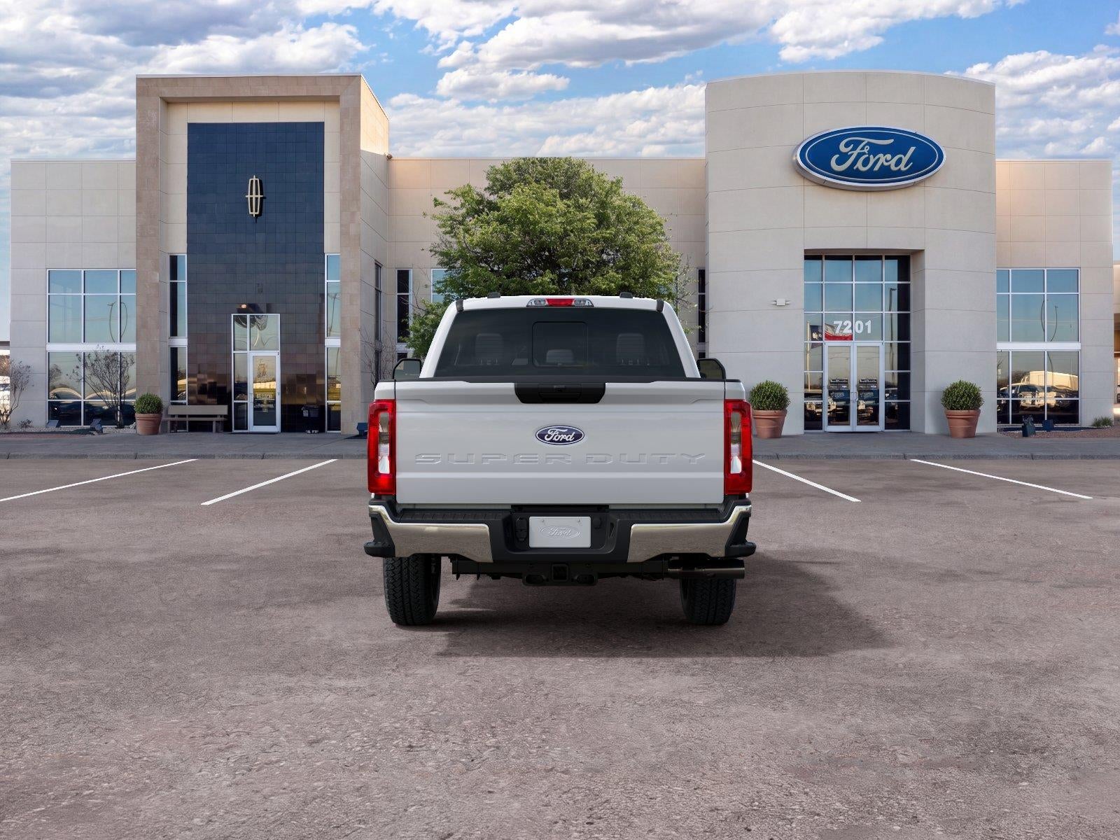 2027 Ford Super Duty F-250 SRW XLT