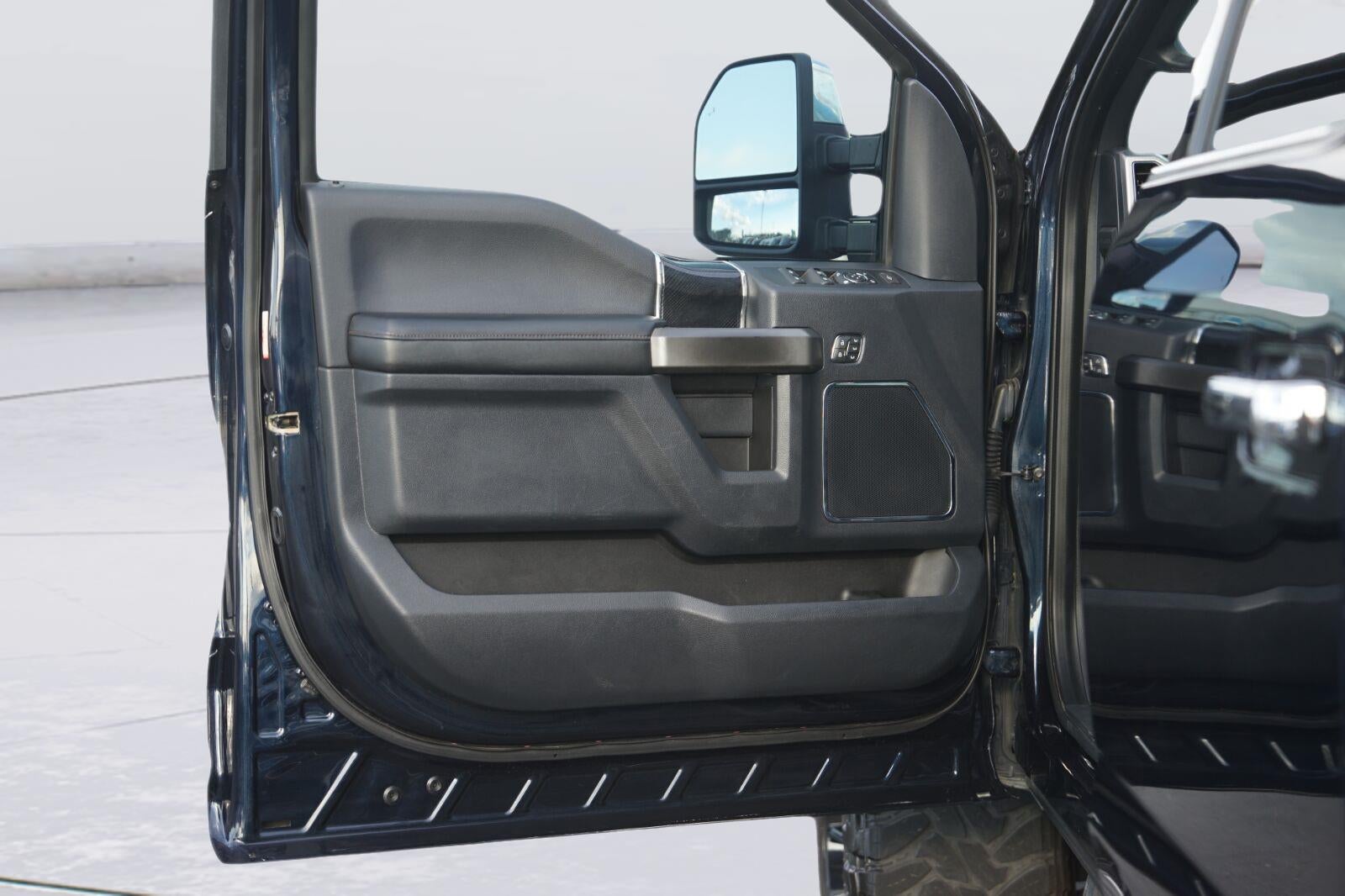 2022 Ford Super Duty F-250 Platinum