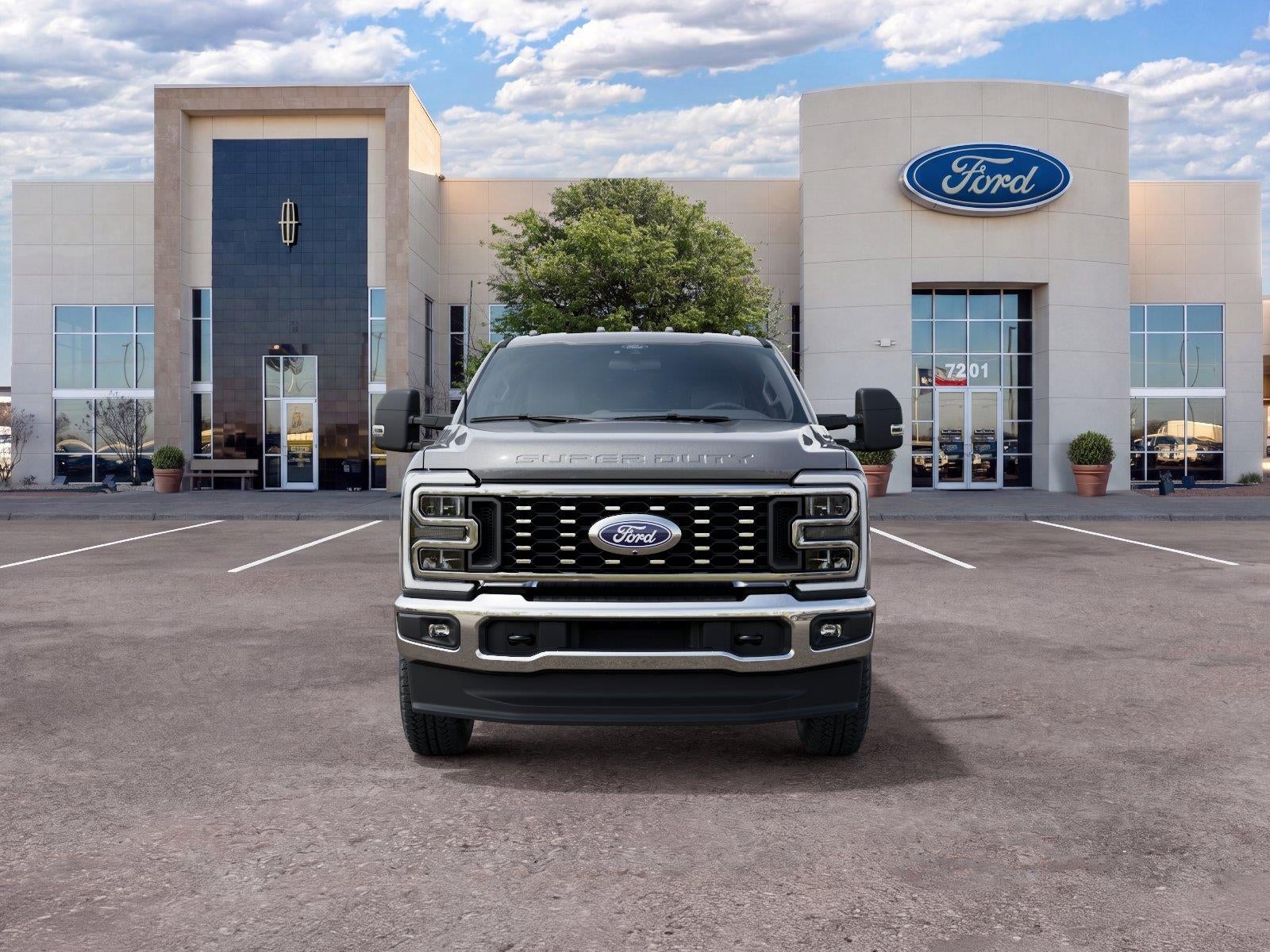 2027 Ford Super Duty F-250 SRW XLT