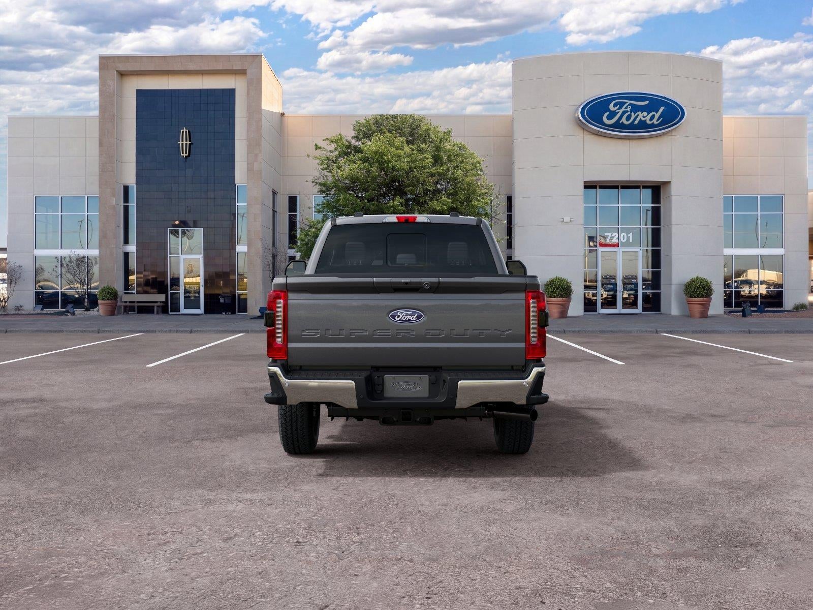 2027 Ford Super Duty F-250 SRW XLT