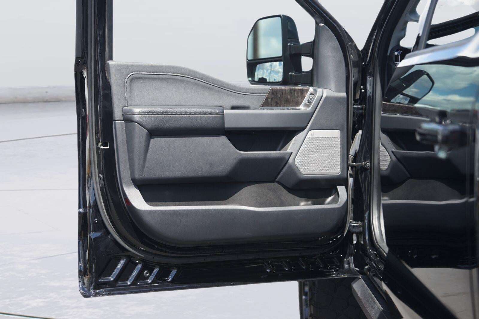 2023 Ford Super Duty F-250 Lariat