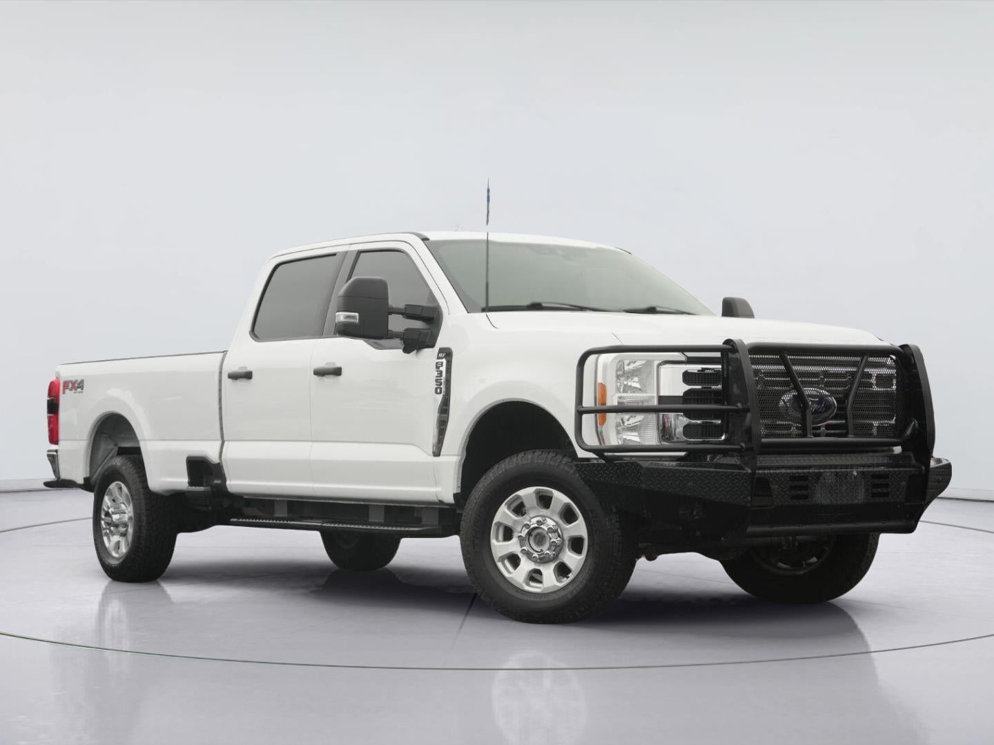 2023 Ford Super Duty F-350 XLT