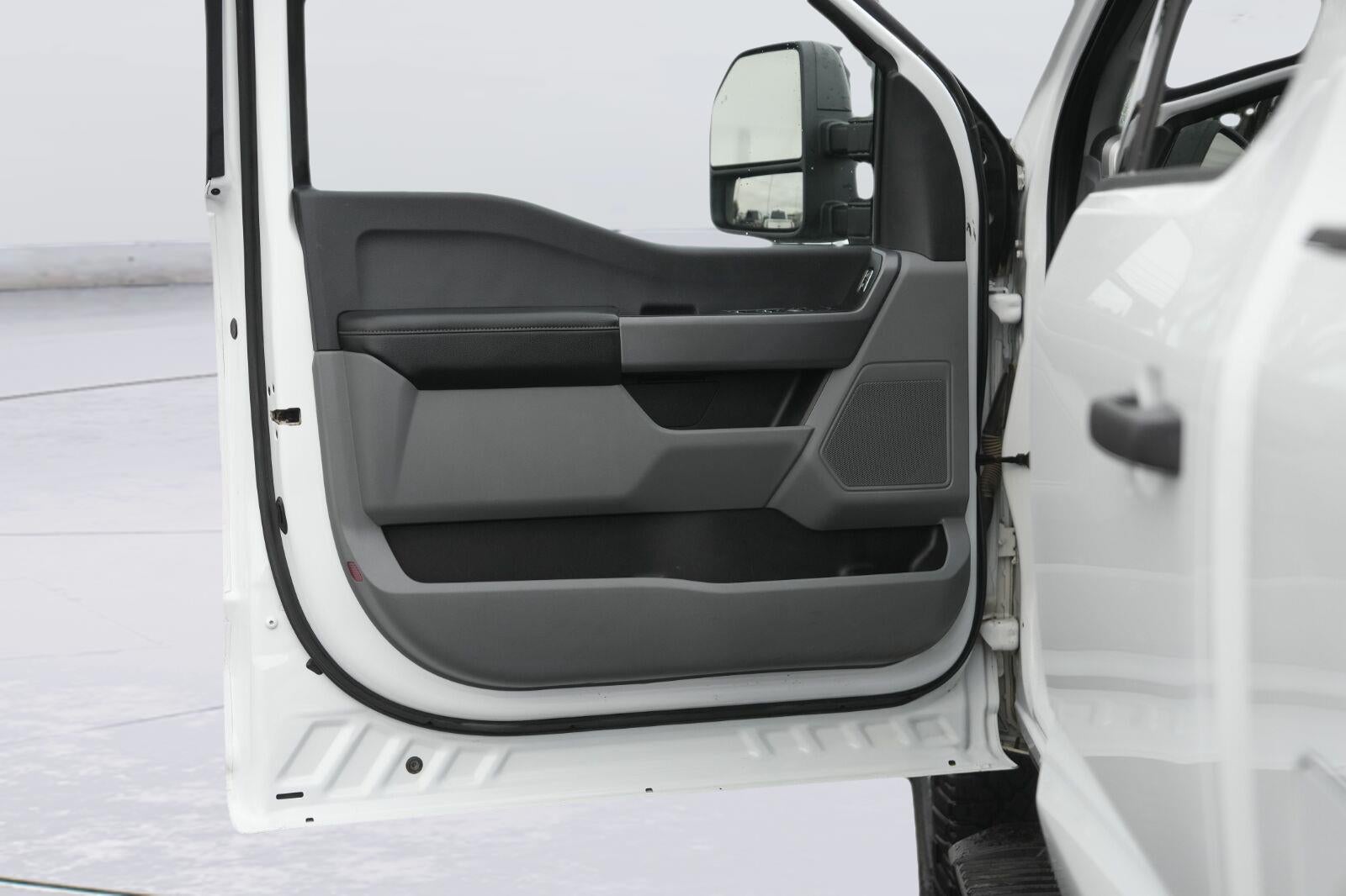 2023 Ford Super Duty F-350 XLT
