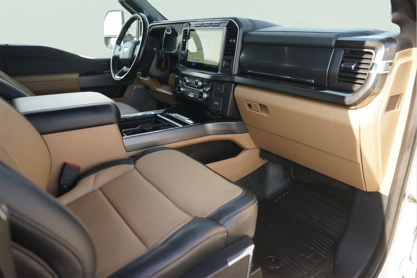 2023 Ford Super Duty F-350 DRW Lariat