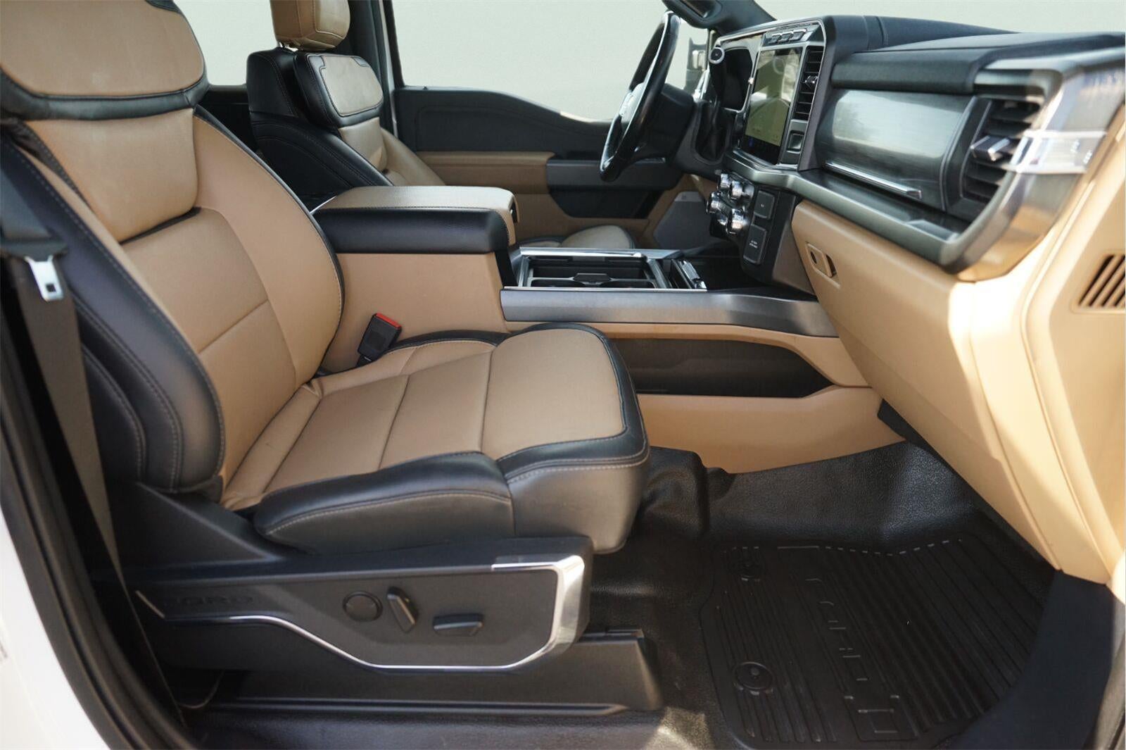 2023 Ford Super Duty F-350 DRW Lariat