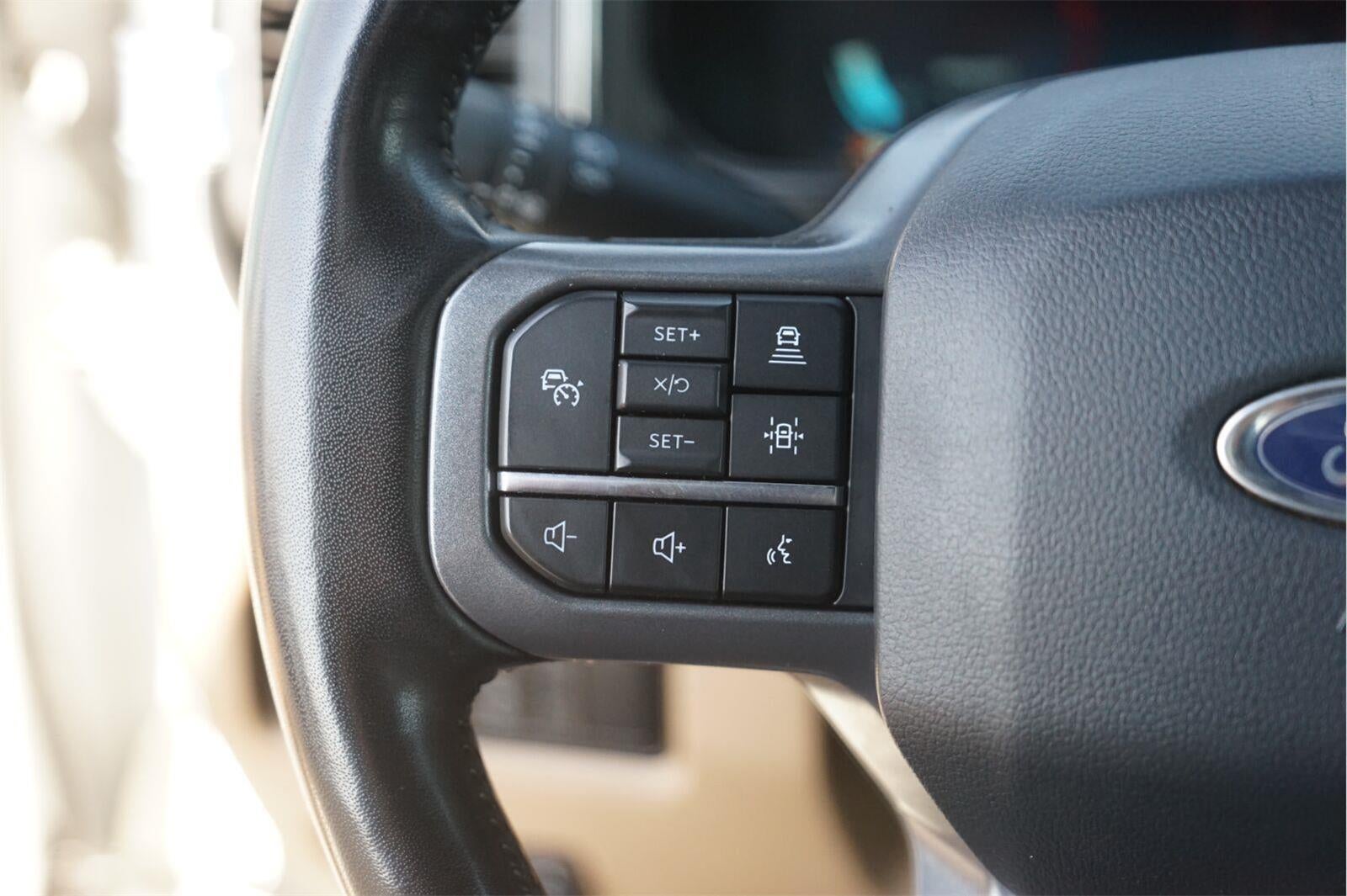 2023 Ford Super Duty F-350 DRW Lariat