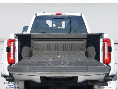 2023 Ford Super Duty F-350 DRW Lariat