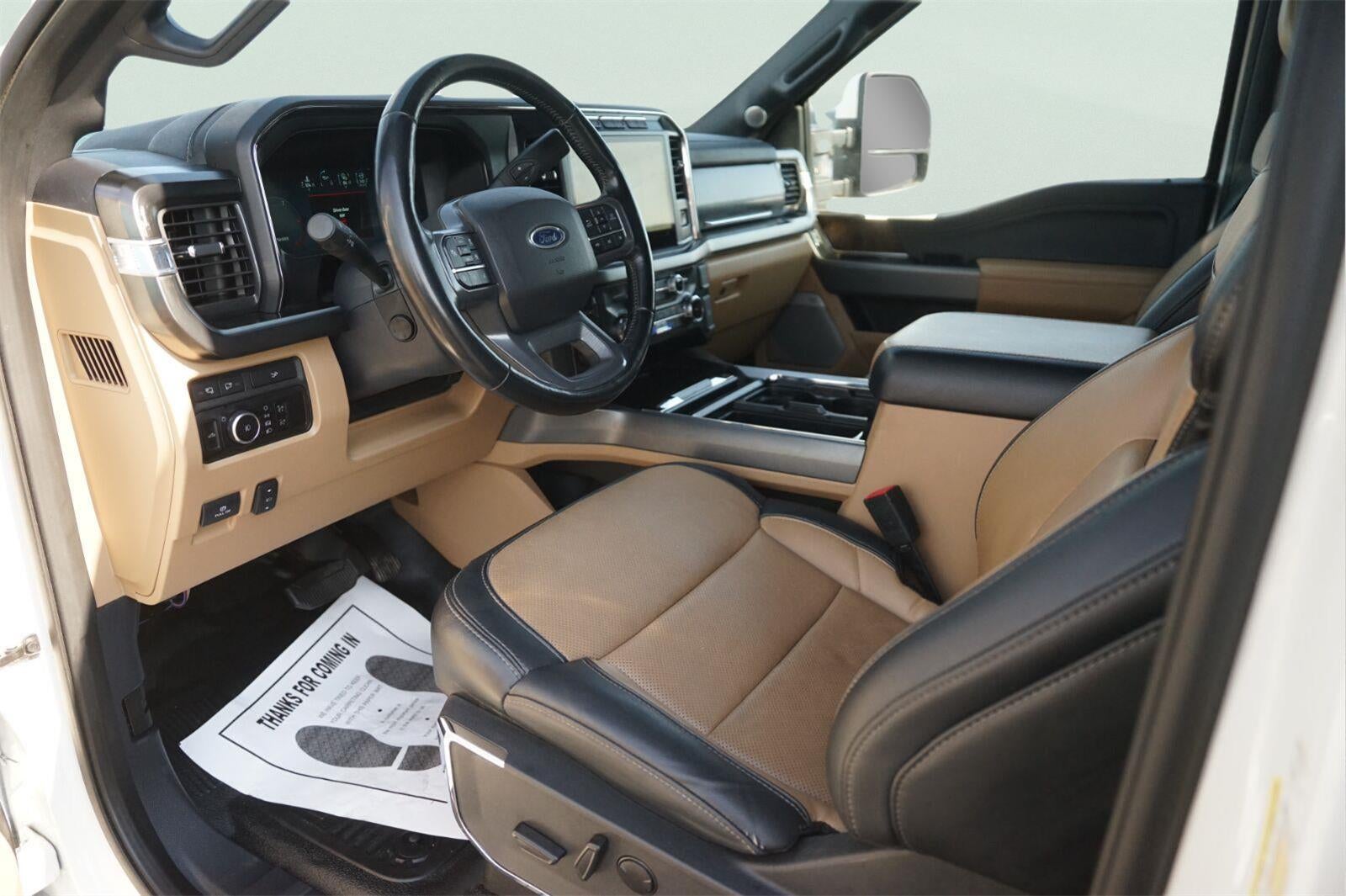 2023 Ford Super Duty F-350 DRW Lariat