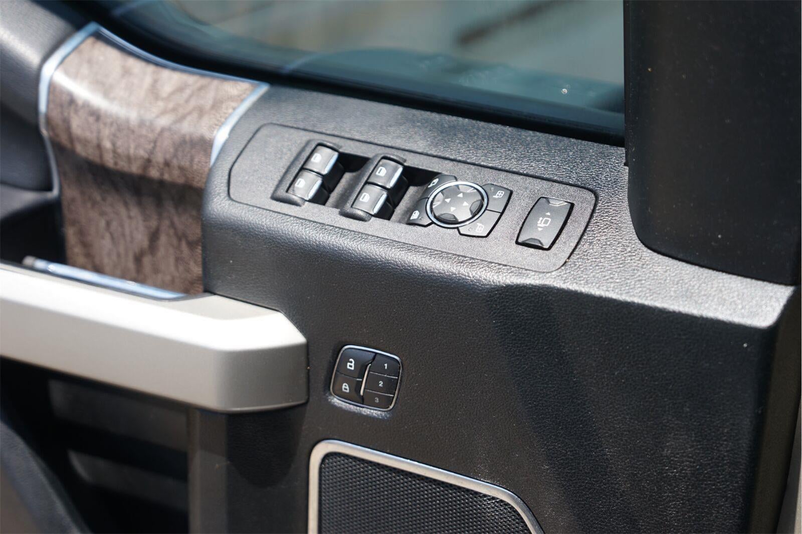 2018 Ford Super Duty F-350 DRW Lariat
