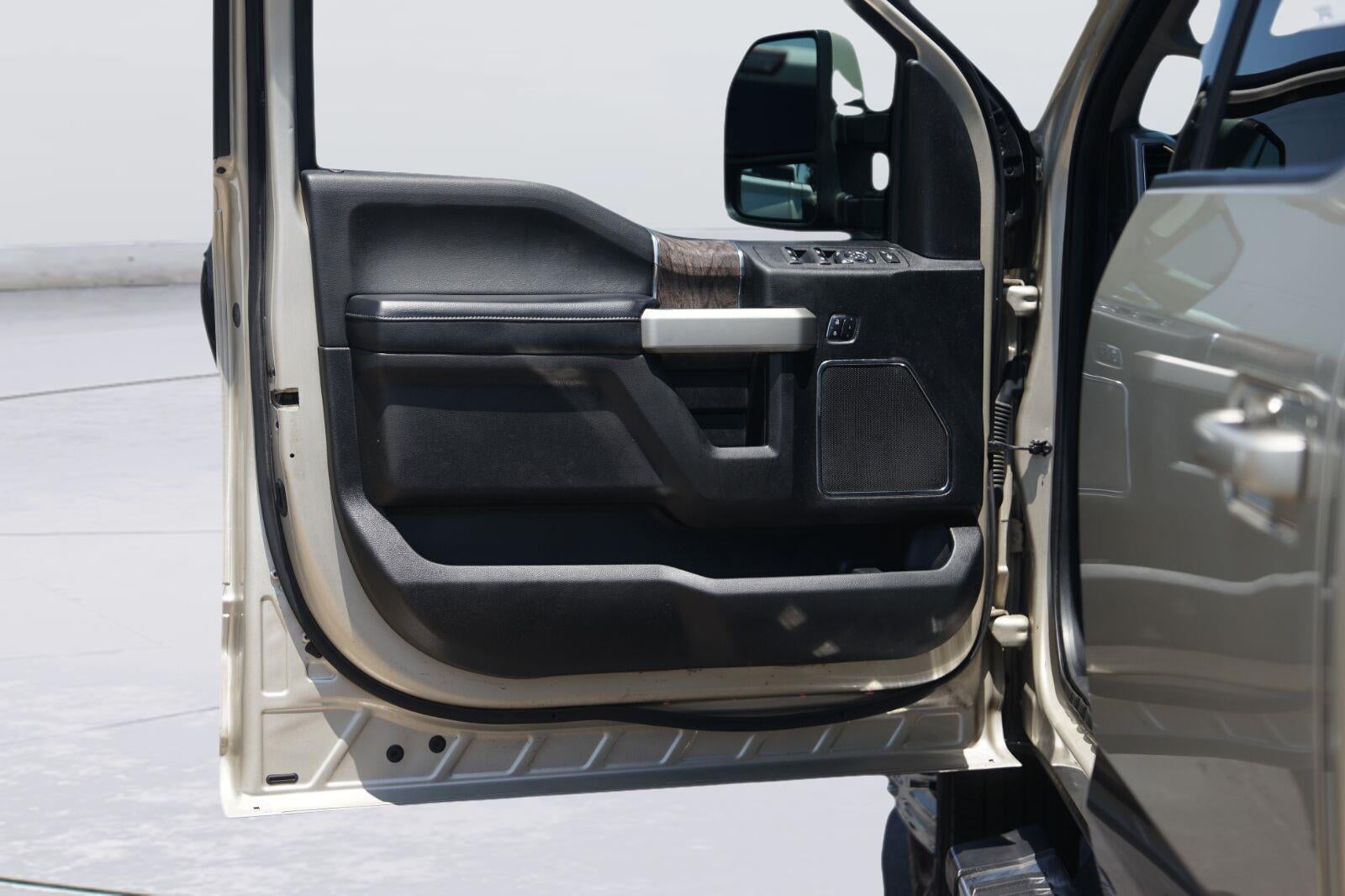 2018 Ford Super Duty F-350 DRW Lariat