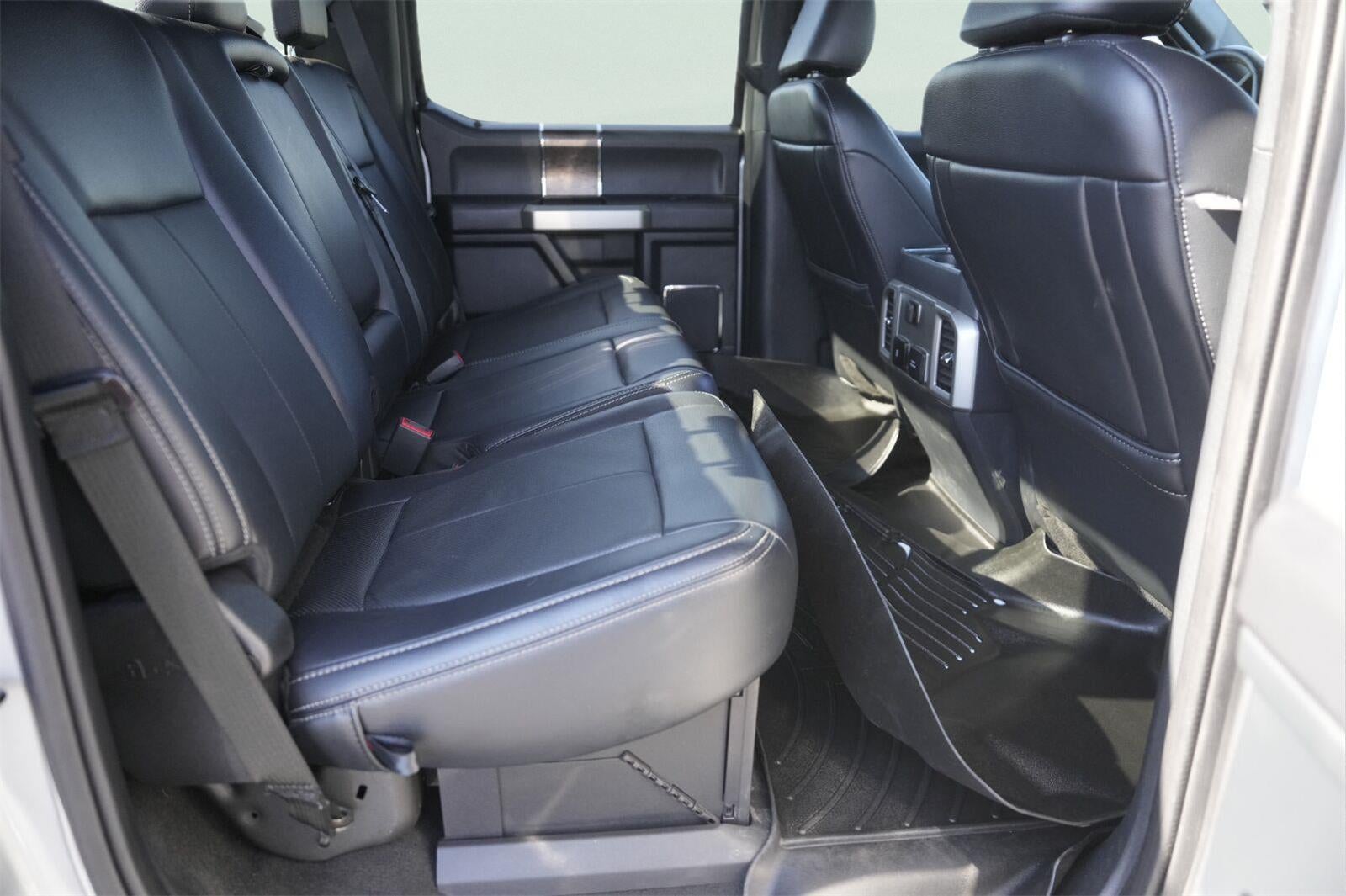 2022 Ford Super Duty F-350 DRW Lariat
