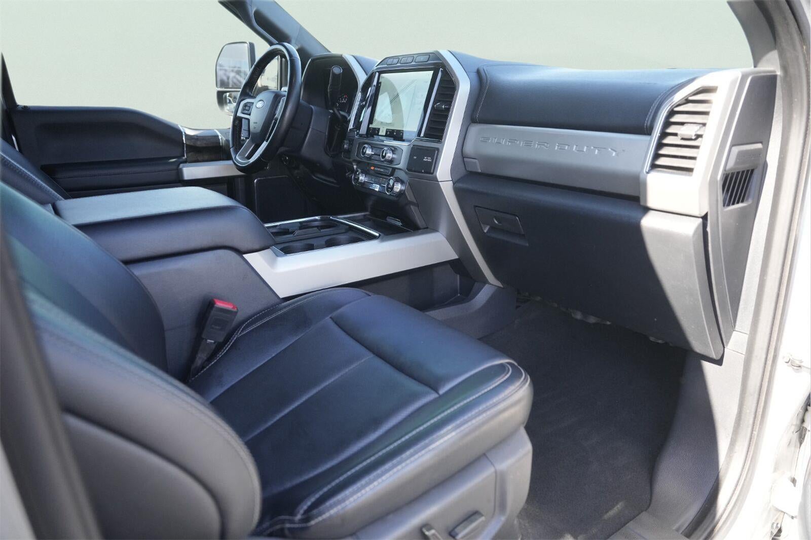 2022 Ford Super Duty F-350 DRW Lariat