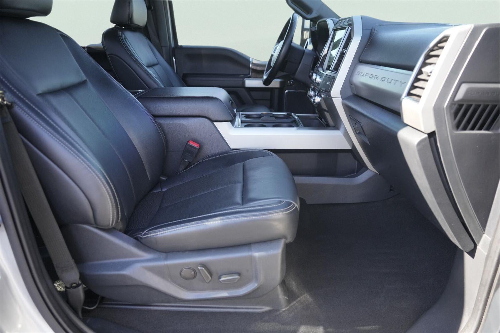 2022 Ford Super Duty F-350 DRW Lariat