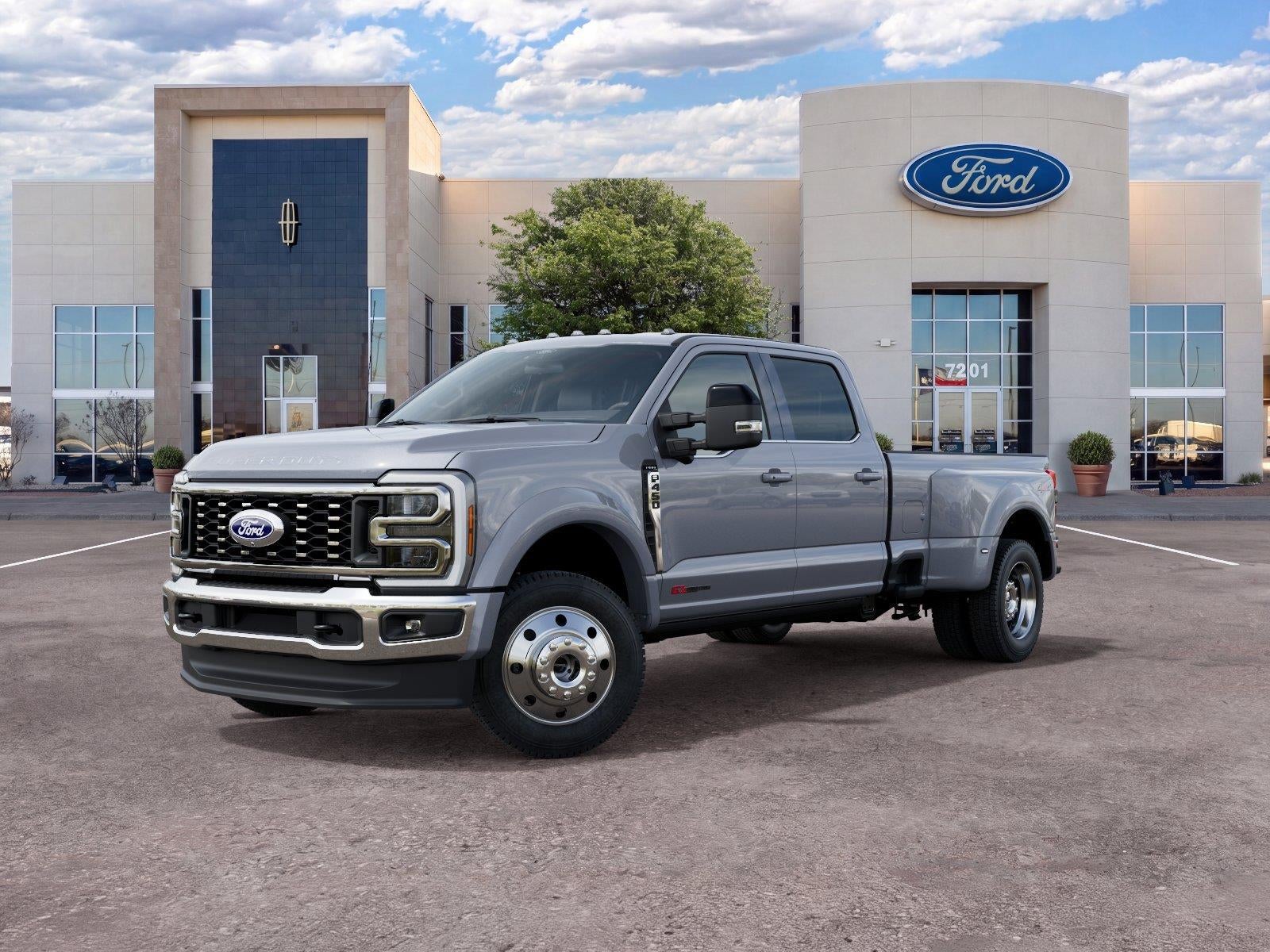 2027 Ford Super Duty F-450 DRW LARIAT