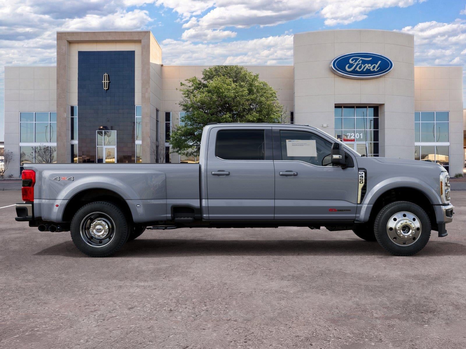 2027 Ford Super Duty F-450 DRW LARIAT