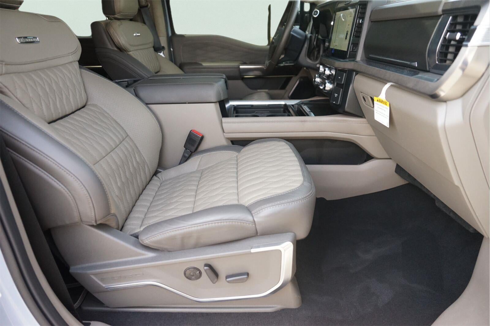 2026 Ford Super Duty F-450 Drw Platinum