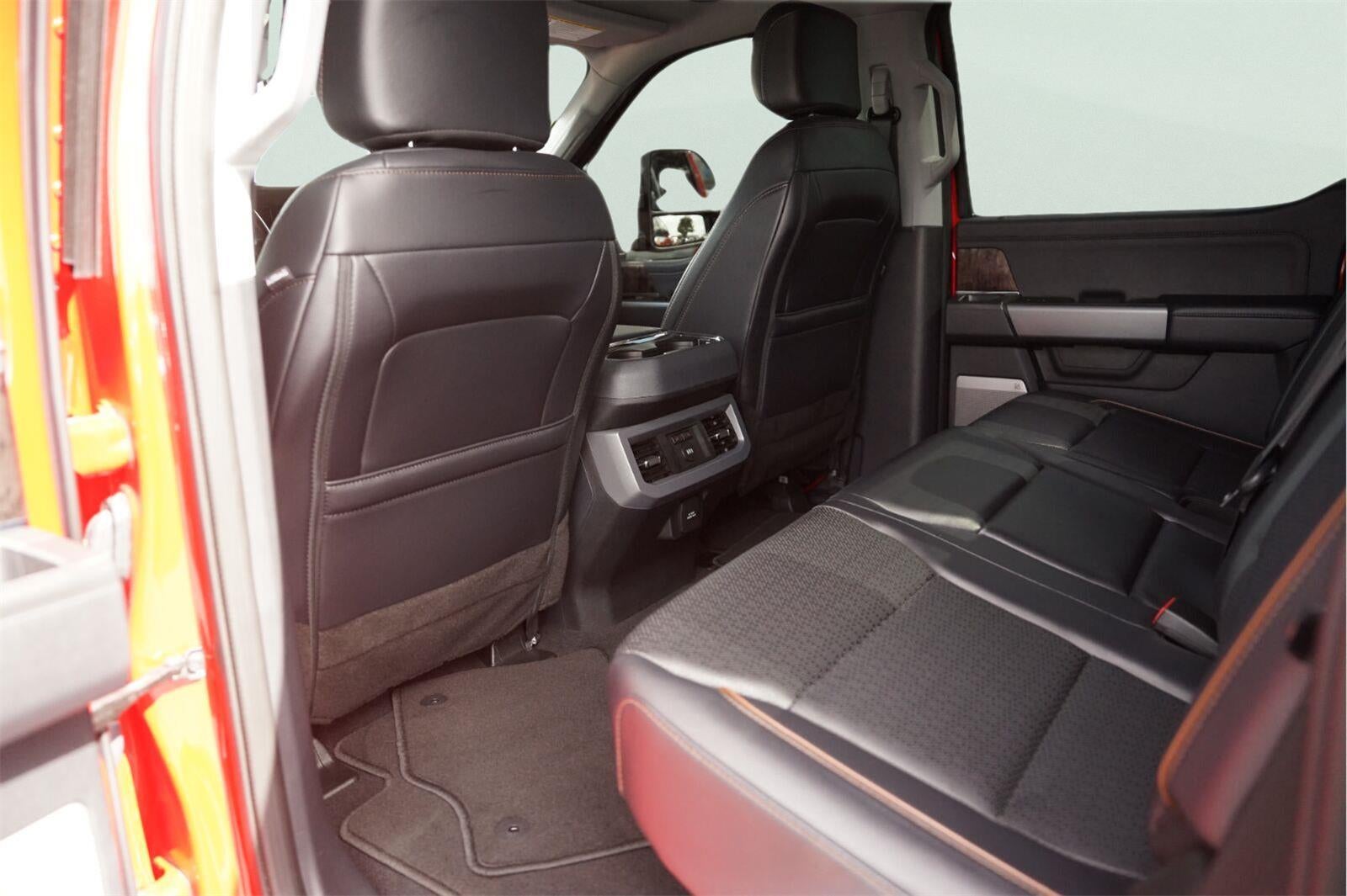 2025 Ford Super Duty F-450 DRW Lariat