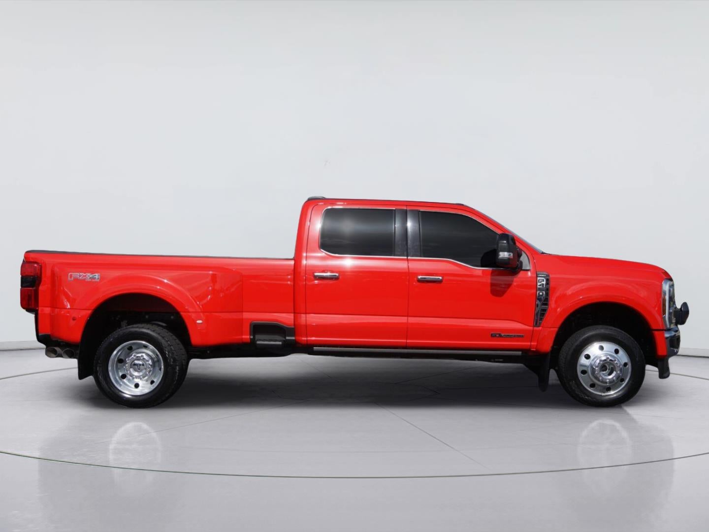 2025 Ford Super Duty F-450 DRW Lariat