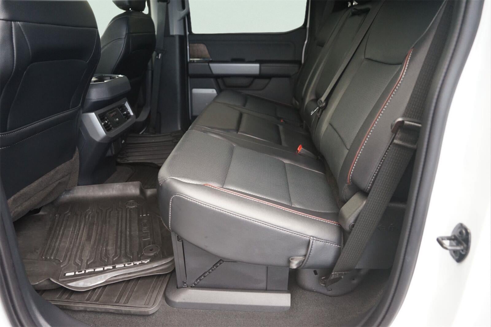 2023 Ford Super Duty F-450 Drw Lariat