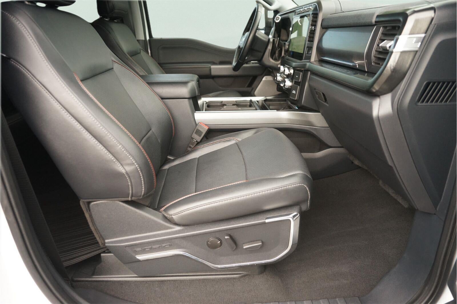 2023 Ford Super Duty F-450 Drw Lariat