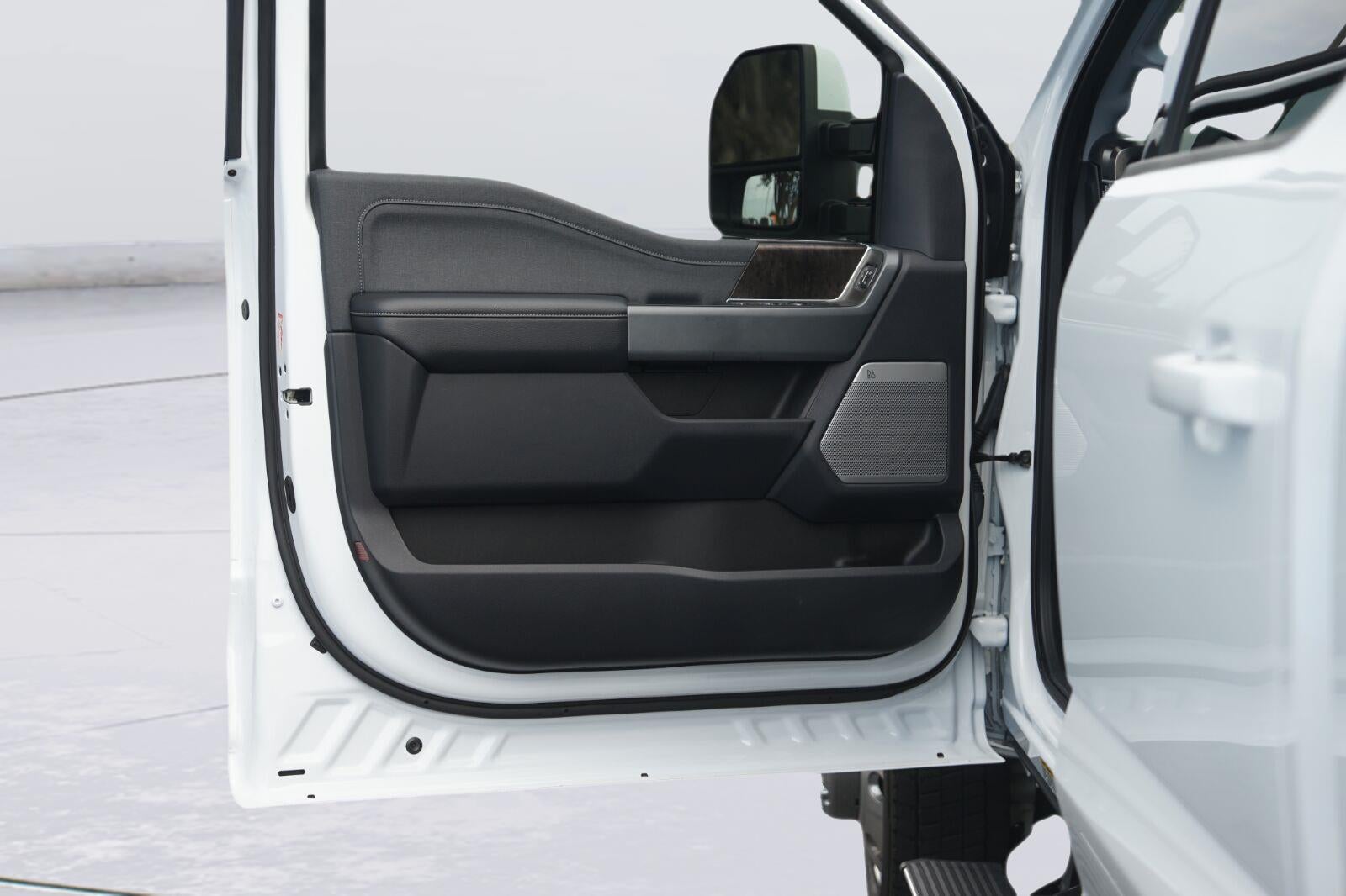 2023 Ford Super Duty F-450 Drw Lariat