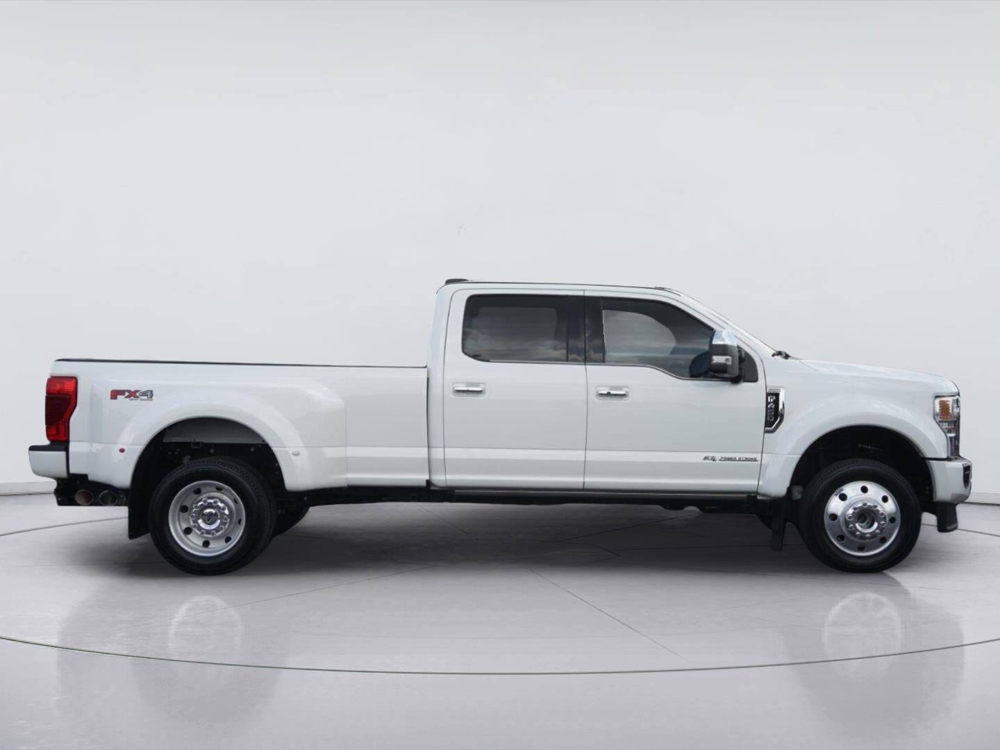 2022 Ford Super Duty F-450 Drw Platinum