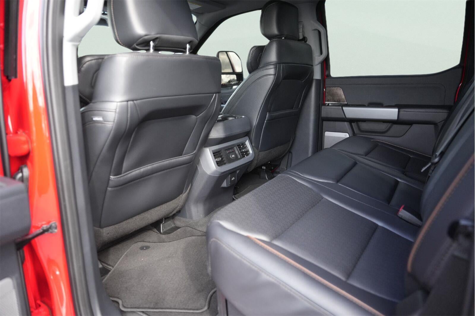 2026 Ford Super Duty F-450 DRW Lariat