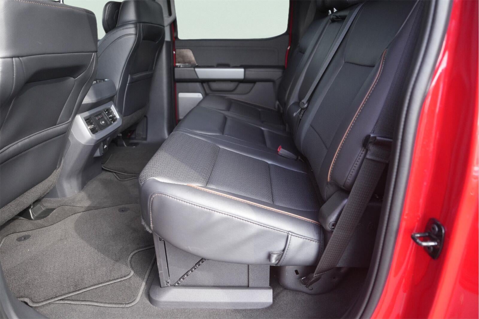 2026 Ford Super Duty F-450 DRW Lariat