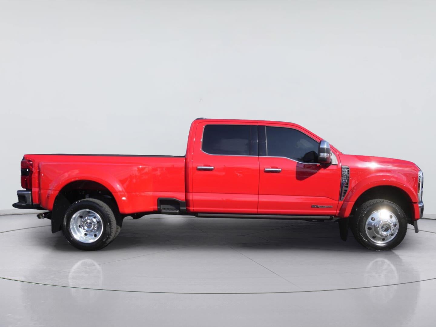 2026 Ford Super Duty F-450 DRW Lariat