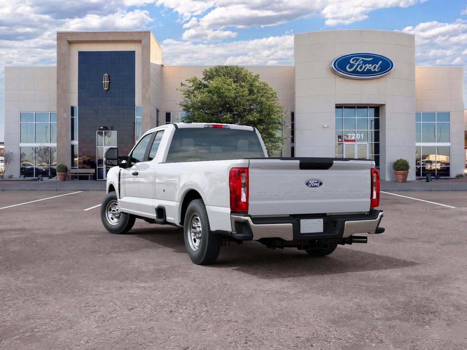 2027 Ford Super Duty F-350 SRW XL