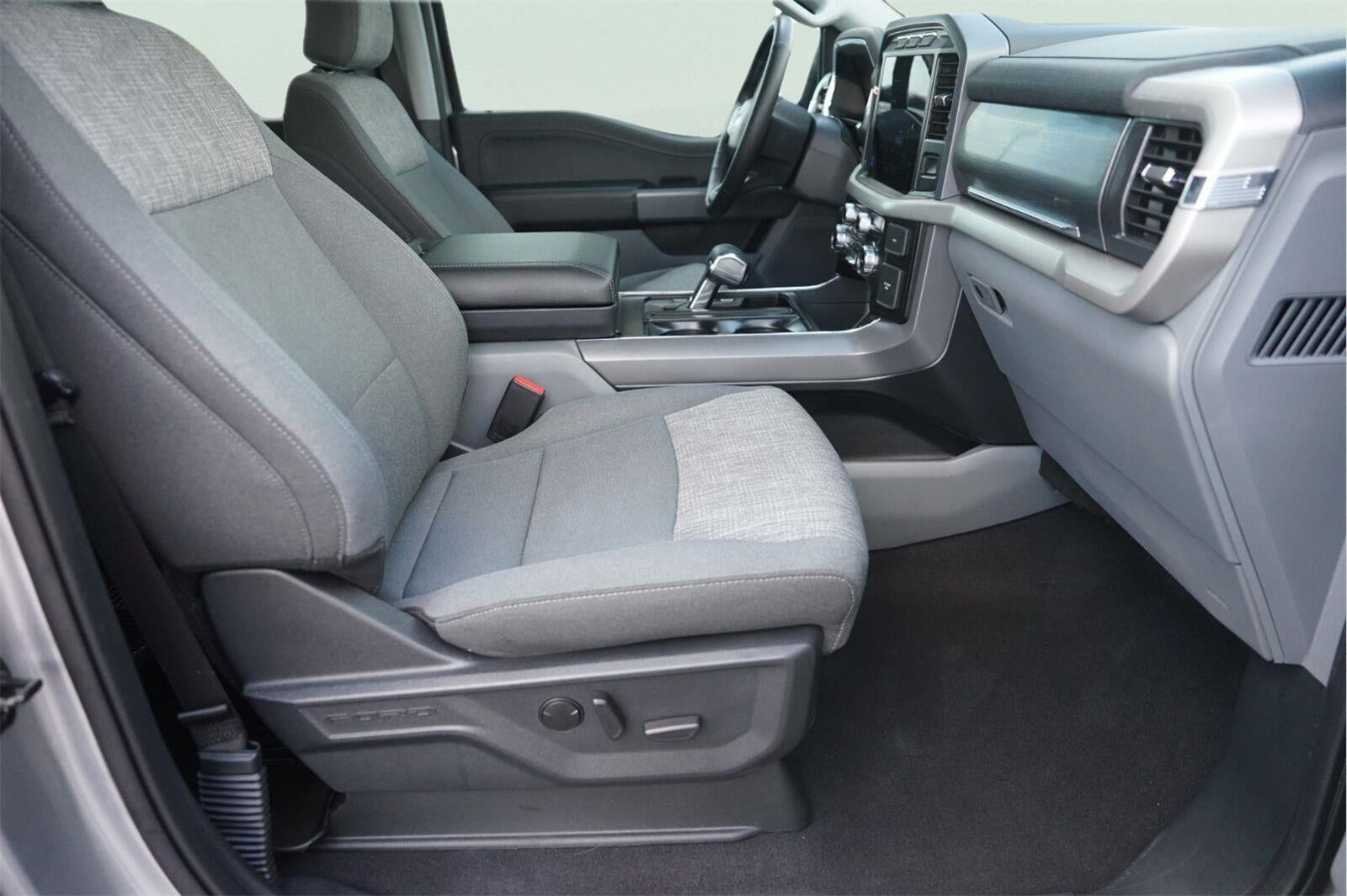 2023 Ford F-150 Lightning XLT