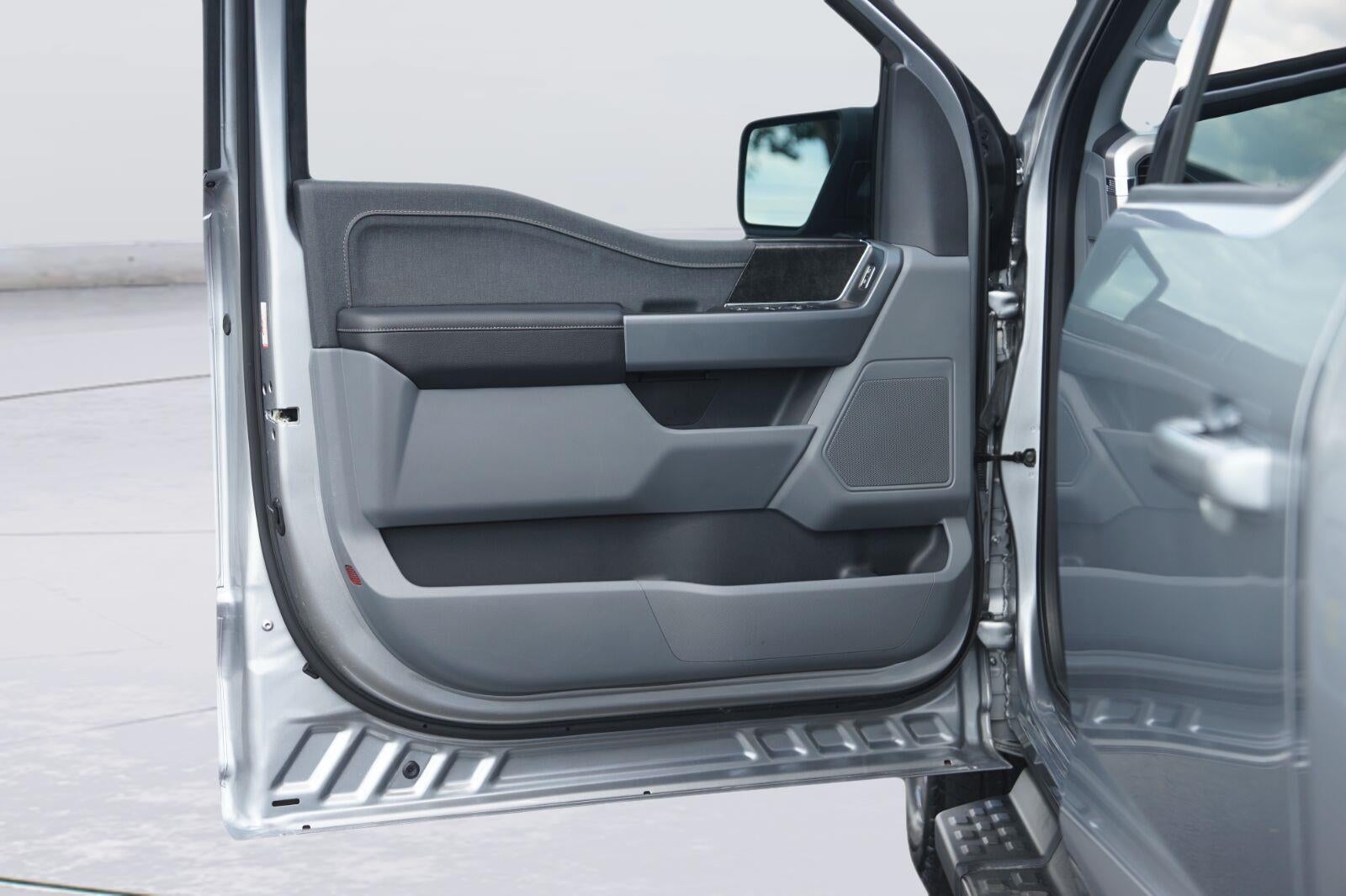 2023 Ford F-150 Lightning XLT