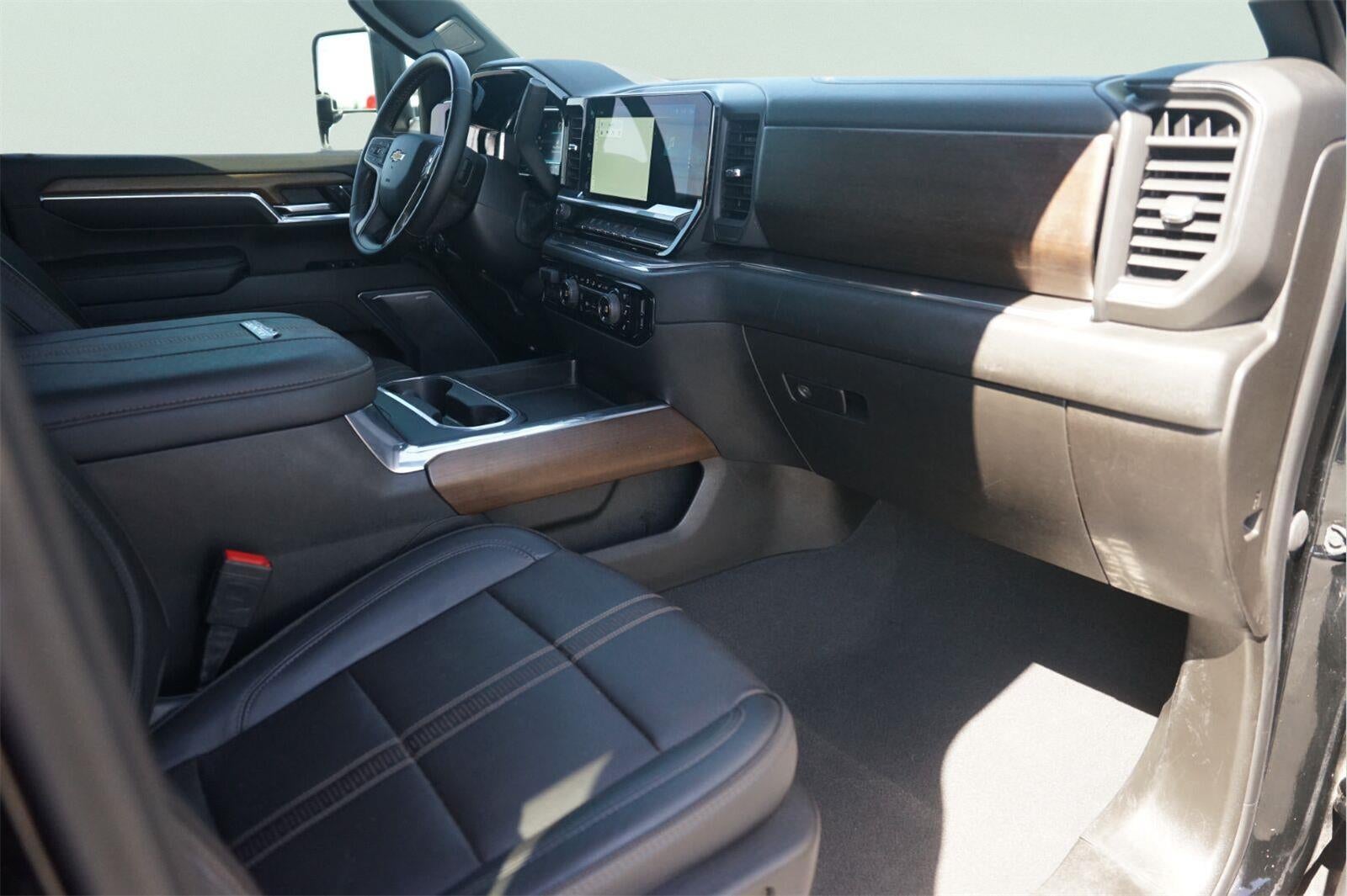 2024 Chevrolet Silverado 3500HD High Country