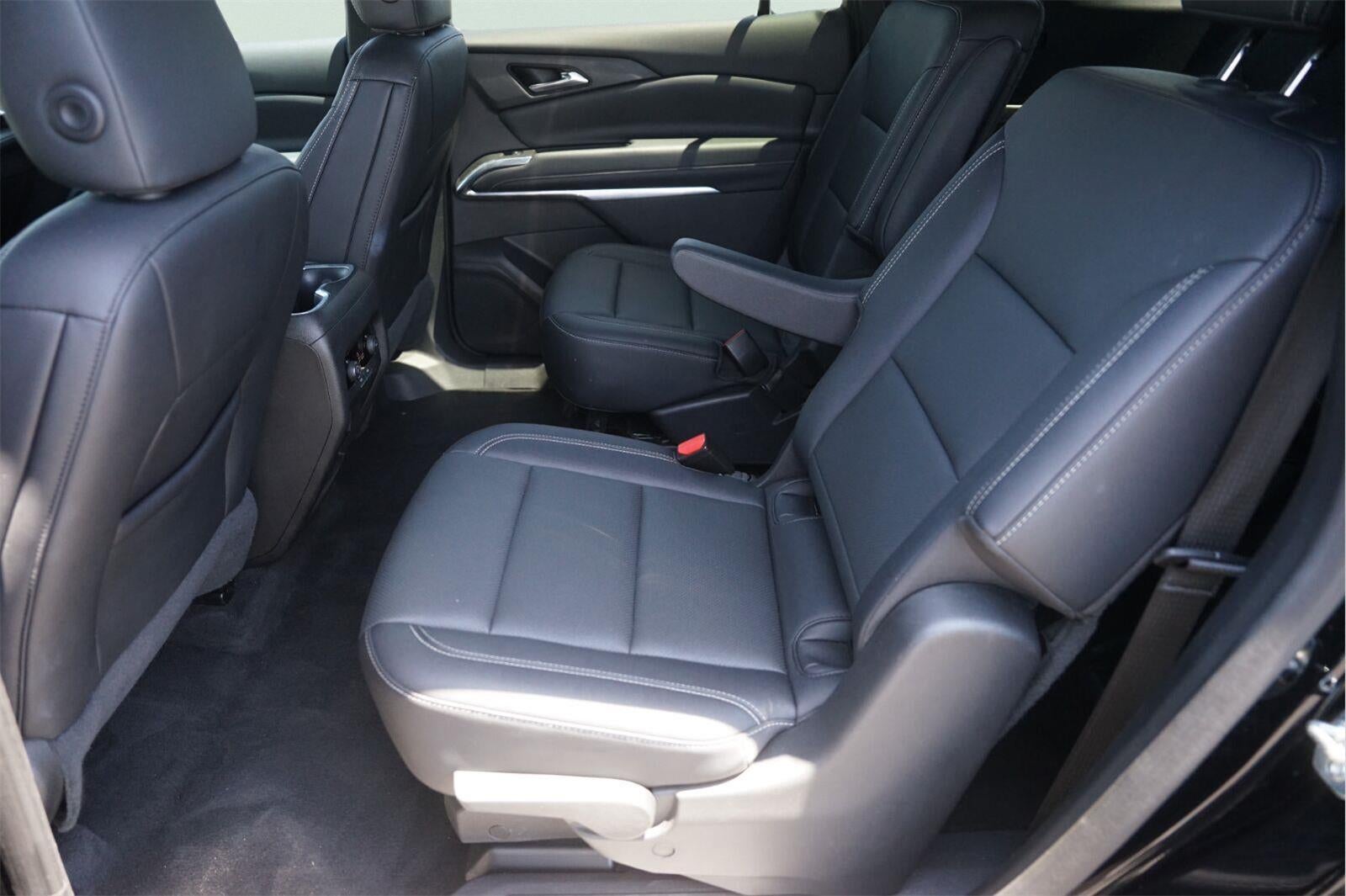 2025 Chevrolet Traverse FWD LT
