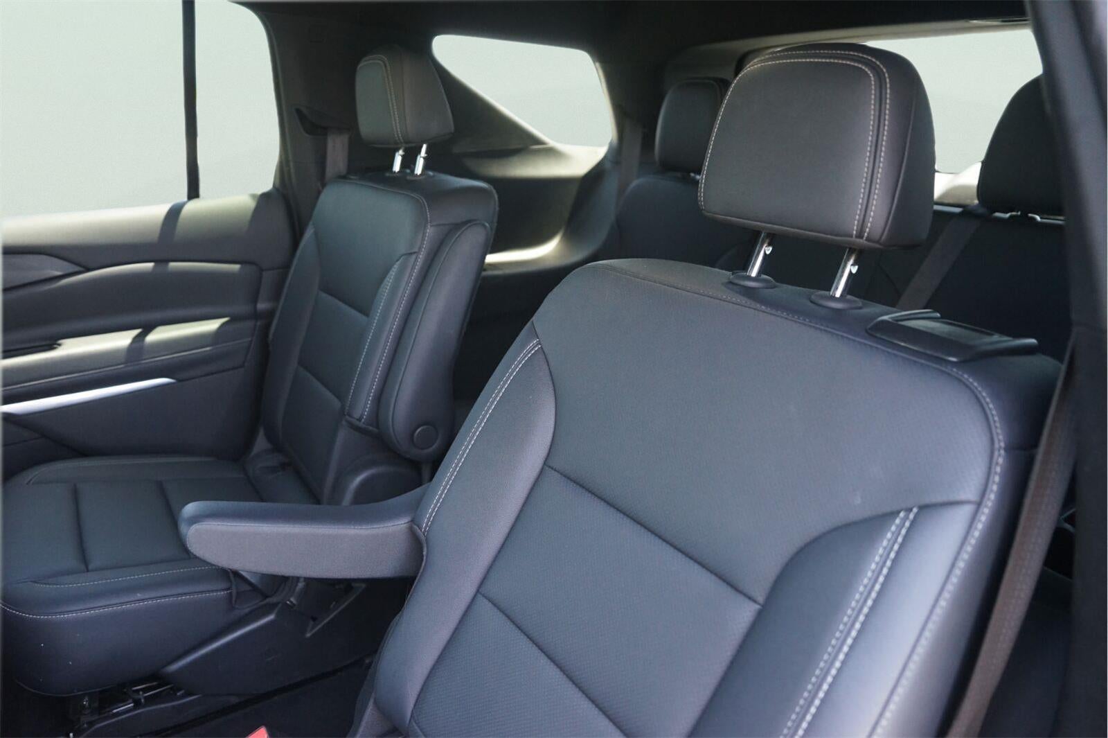 2025 Chevrolet Traverse FWD LT