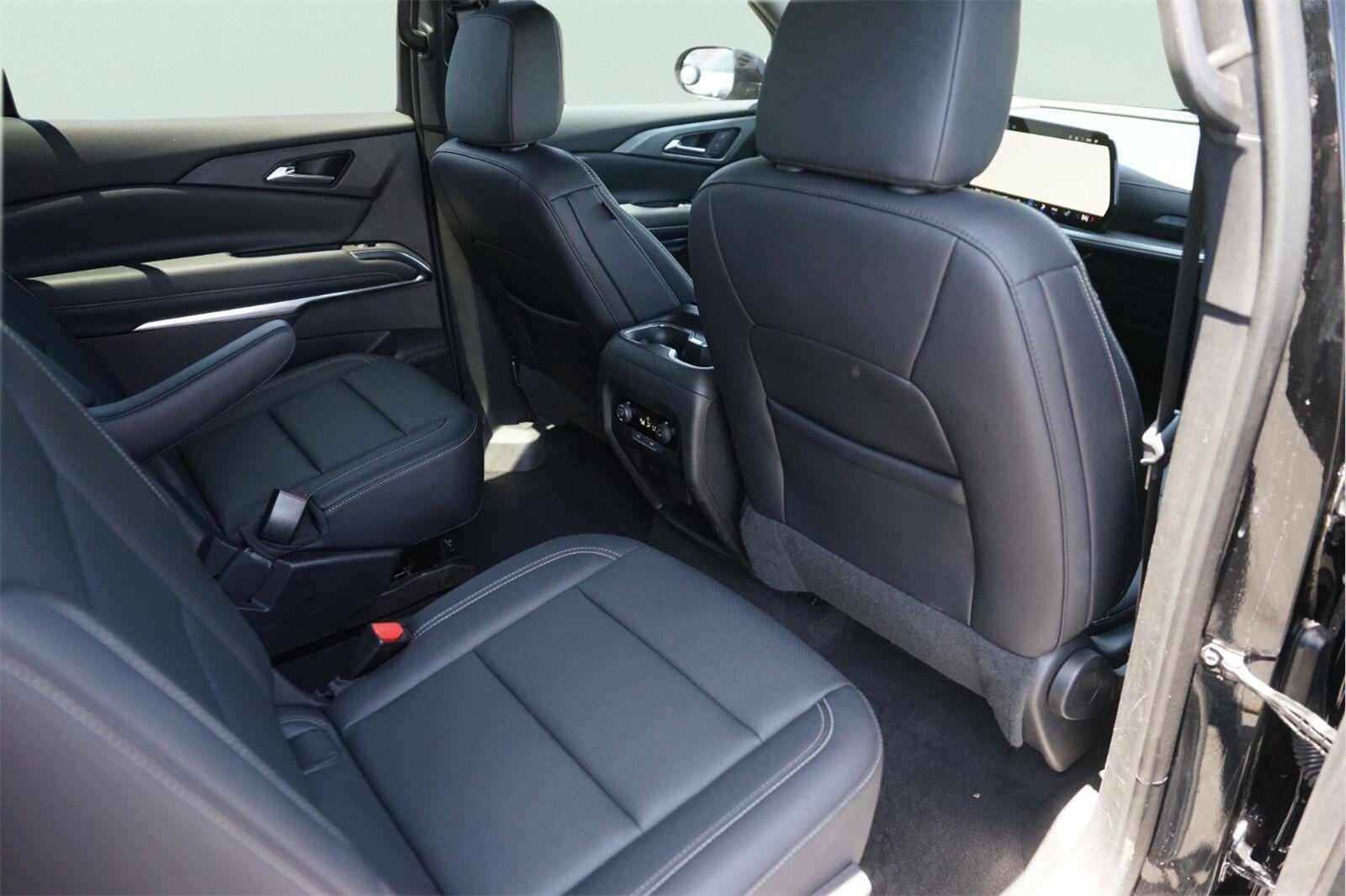 2025 Chevrolet Traverse FWD LT
