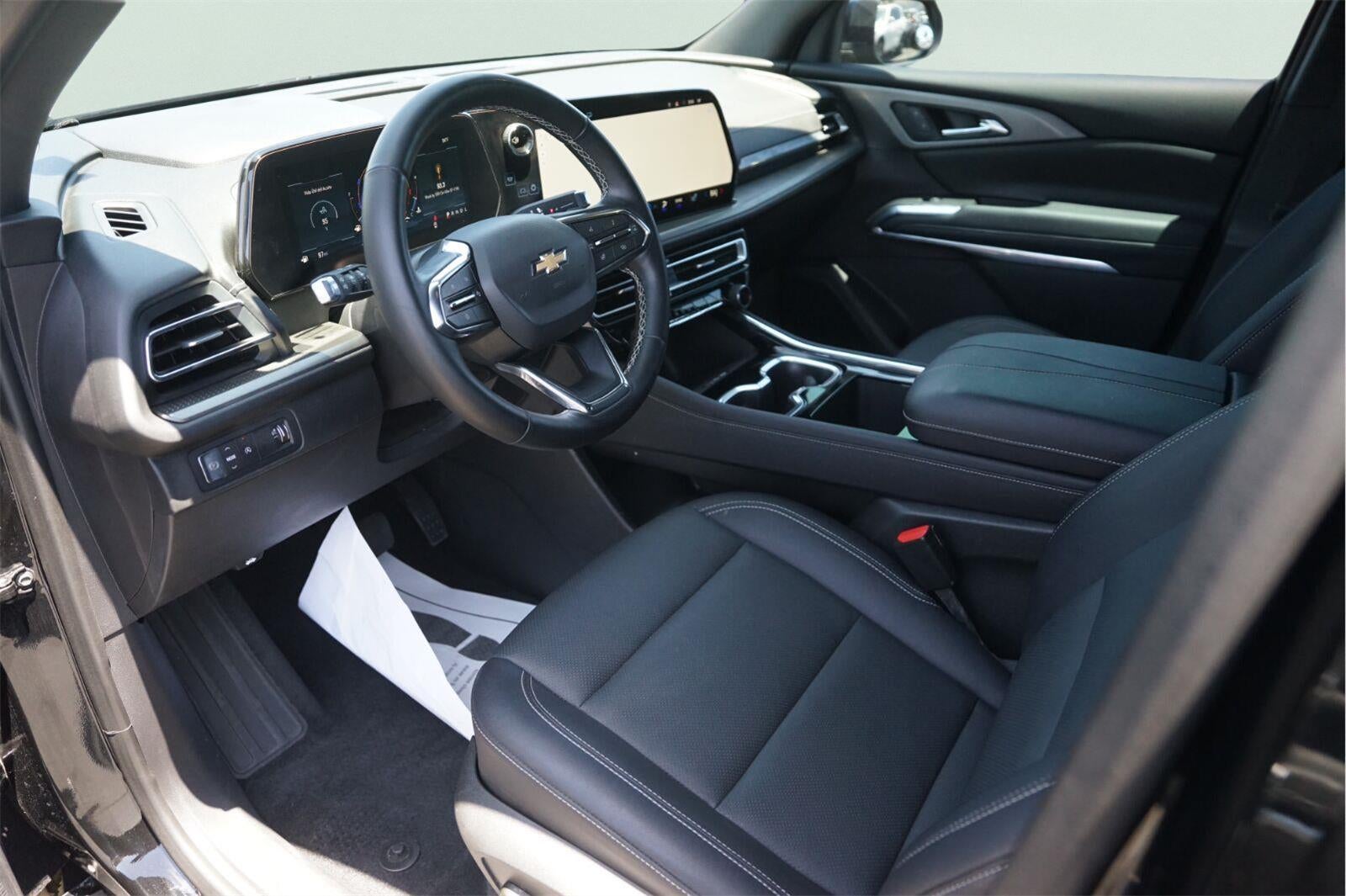 2025 Chevrolet Traverse FWD LT