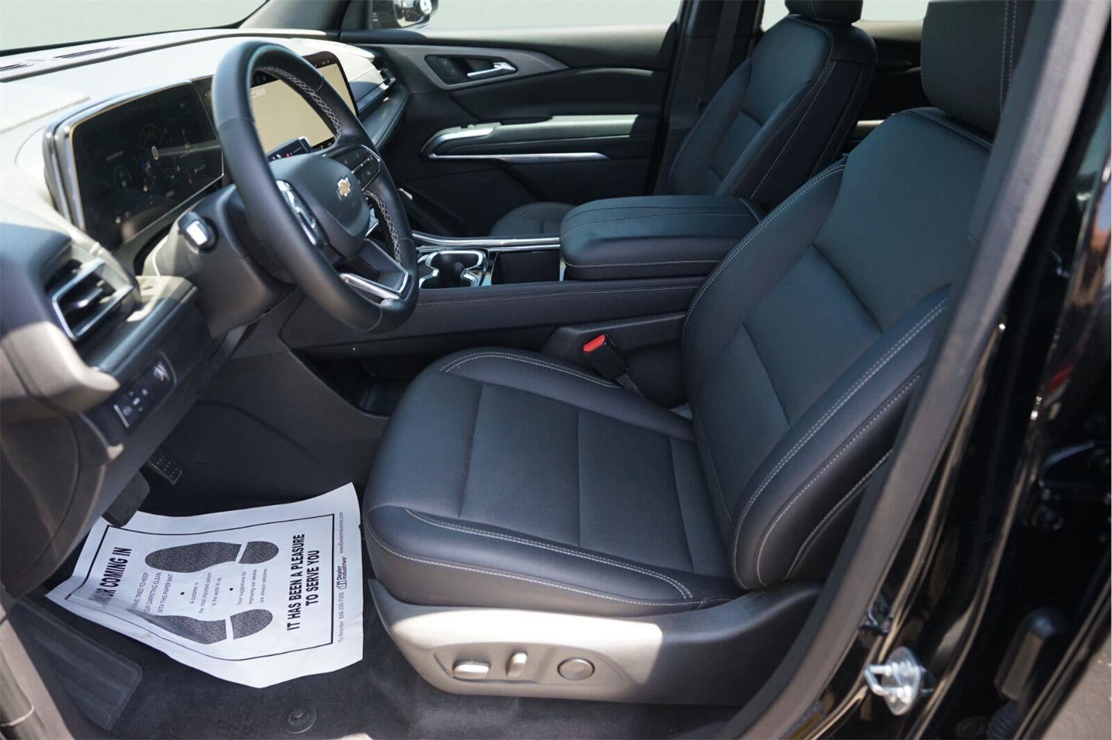 2025 Chevrolet Traverse FWD LT