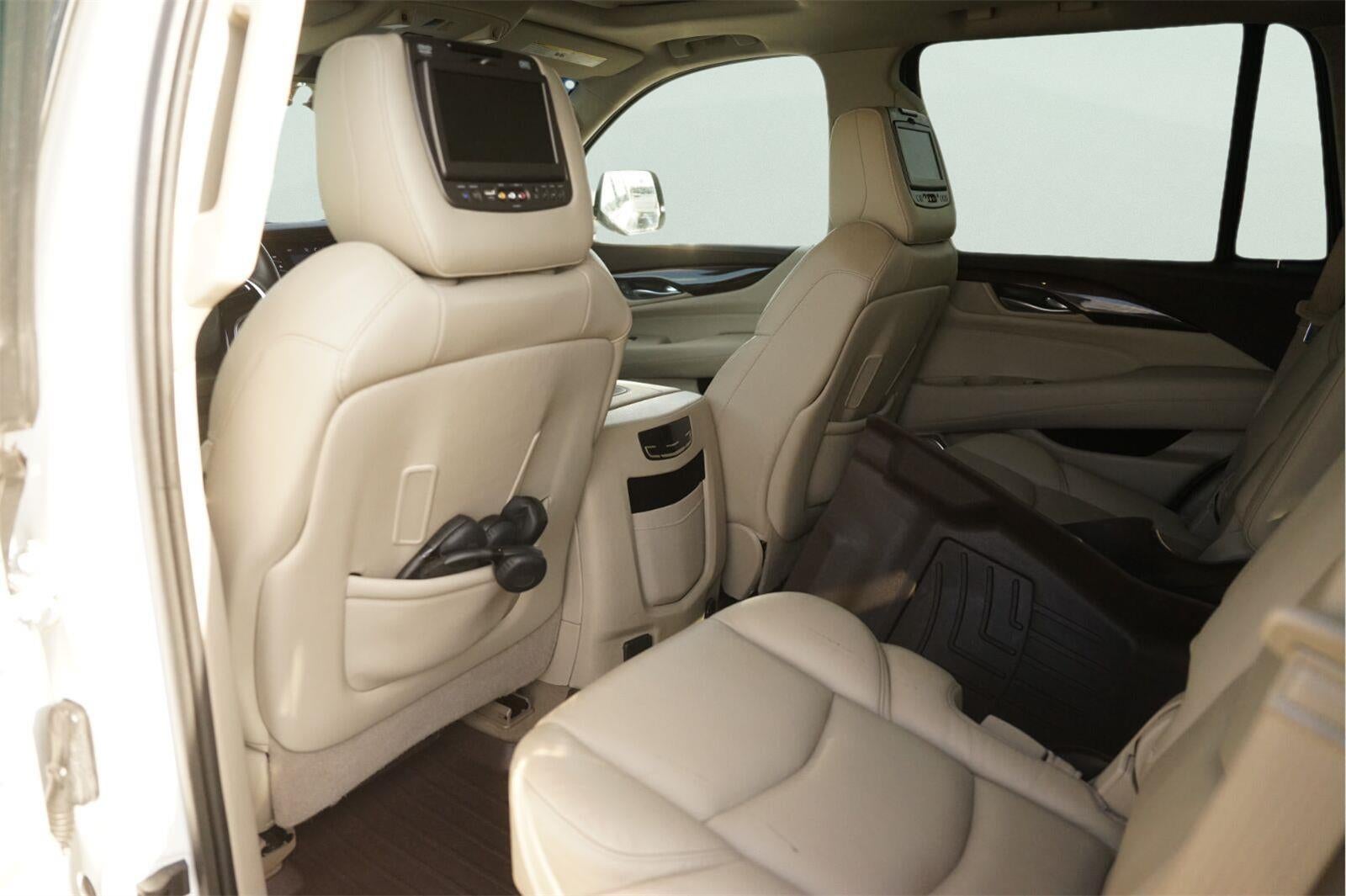 2017 Cadillac Escalade Luxury
