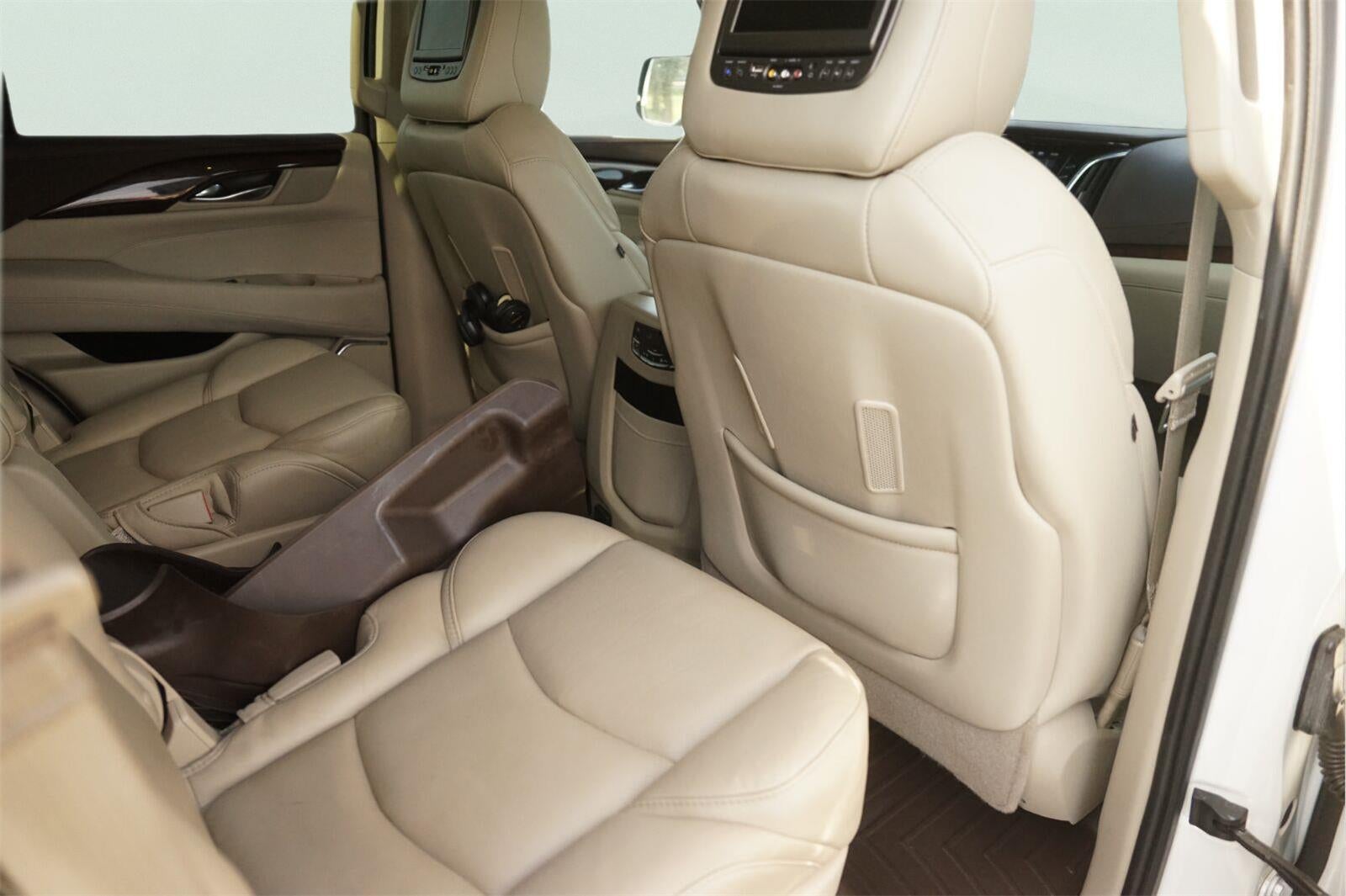 2017 Cadillac Escalade Luxury