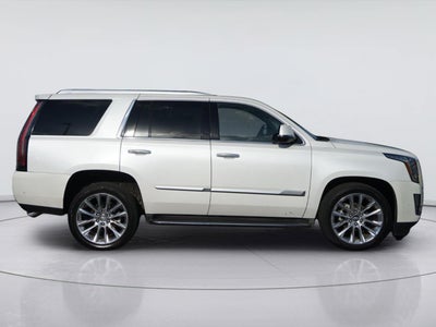 2017 Cadillac Escalade Luxury