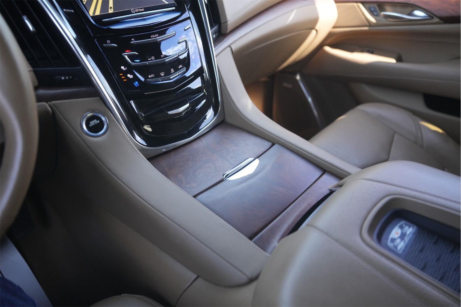 2017 Cadillac Escalade ESV Platinum