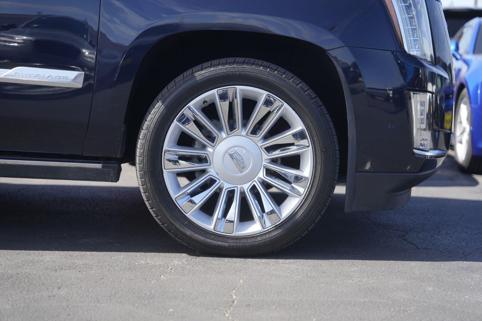 2017 Cadillac ESCALADE PLAT