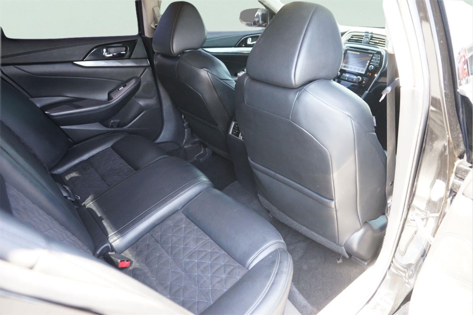 2017 Nissan Maxima SR